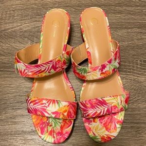 C EST 1946 Floral Shoes Size 9
